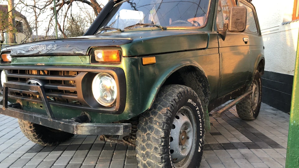 Lada 4x4 3D іржавий дракон 2