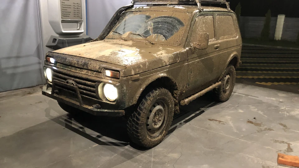 Lada 4x4 3D іржавий дракон 3