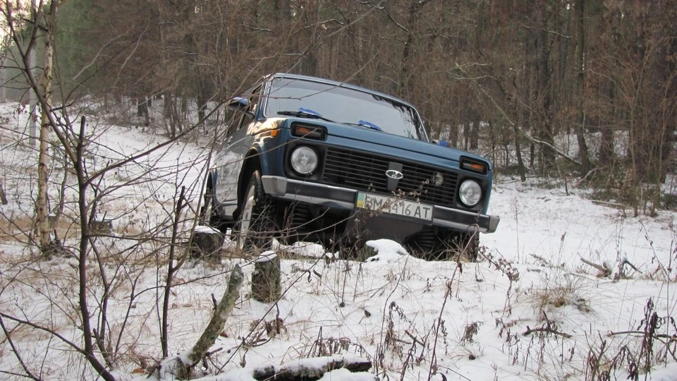 Lada 4x4 3D синя 4