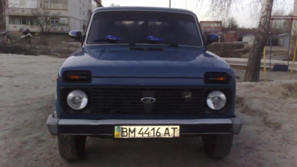 Lada 4x4 3D синя 5