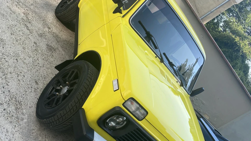 Lada 4x4 3D Suzuki yellow chempion 2