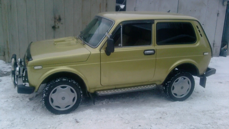 Lada 4x4 3D Типу Золотий 3