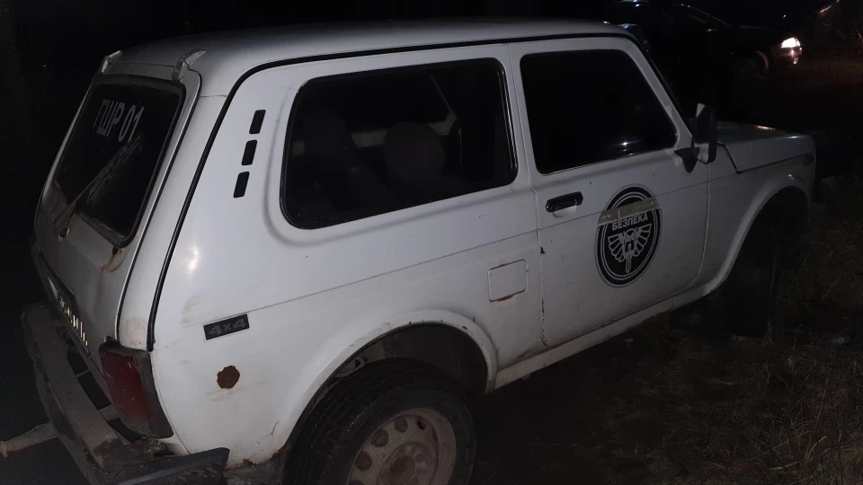 Lada 4x4 3D Вбита в лісі 3