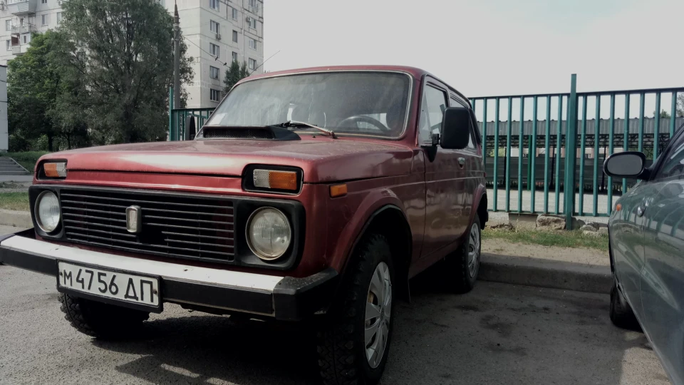 Lada 4x4 3D Втомлена бабуся