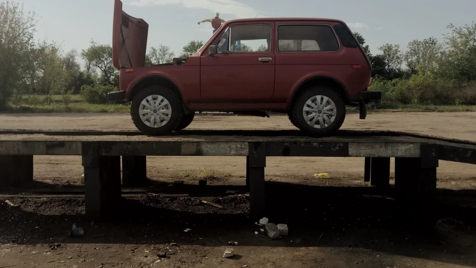 Lada 4x4 3D Втомлена бабуся 3