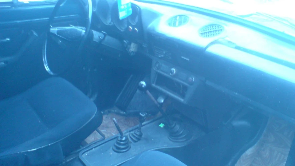 Lada 4x4 3D СКРІЗІ дорожник 3