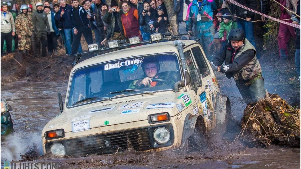 Lada 4x4 3D Скрізь повз 3