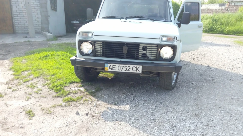 Lada 4x4 3D WHITE RHINO