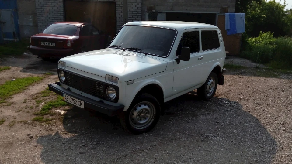 Lada 4x4 3D WHITE RHINO 2