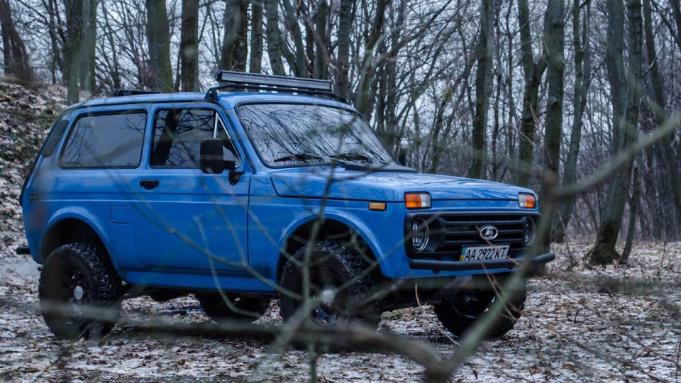 Lada 4x4 3D YMB 1.5 16V Turbo 4