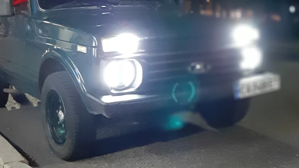 Lada 4x4 3D Зелений металік 2