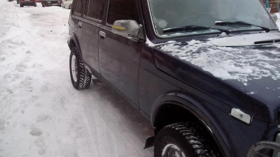Lada 4x4 5D Violet hornet