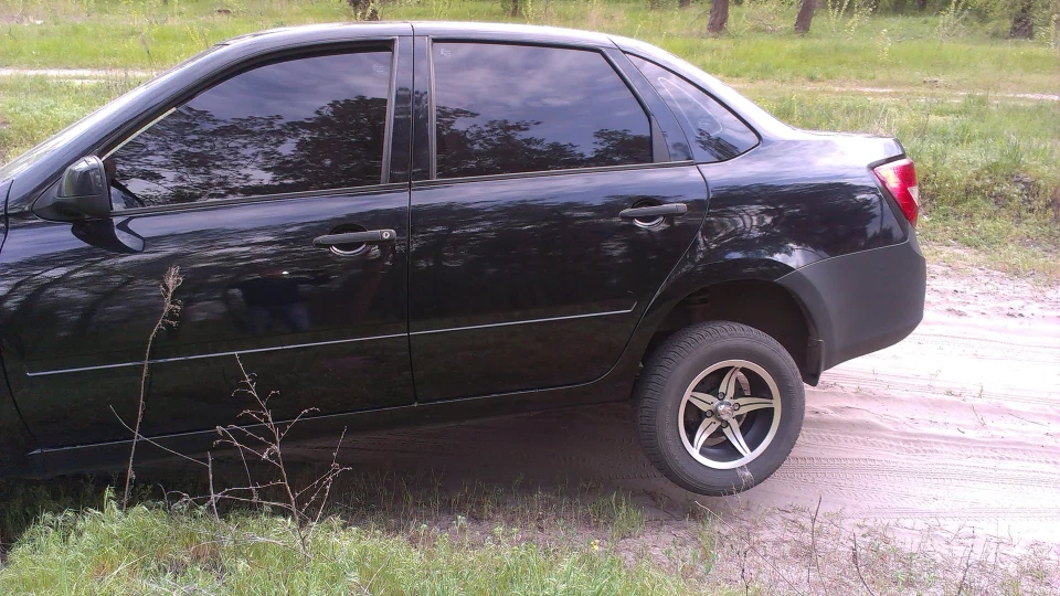Lada Гранта ЧЕРНИШ 4