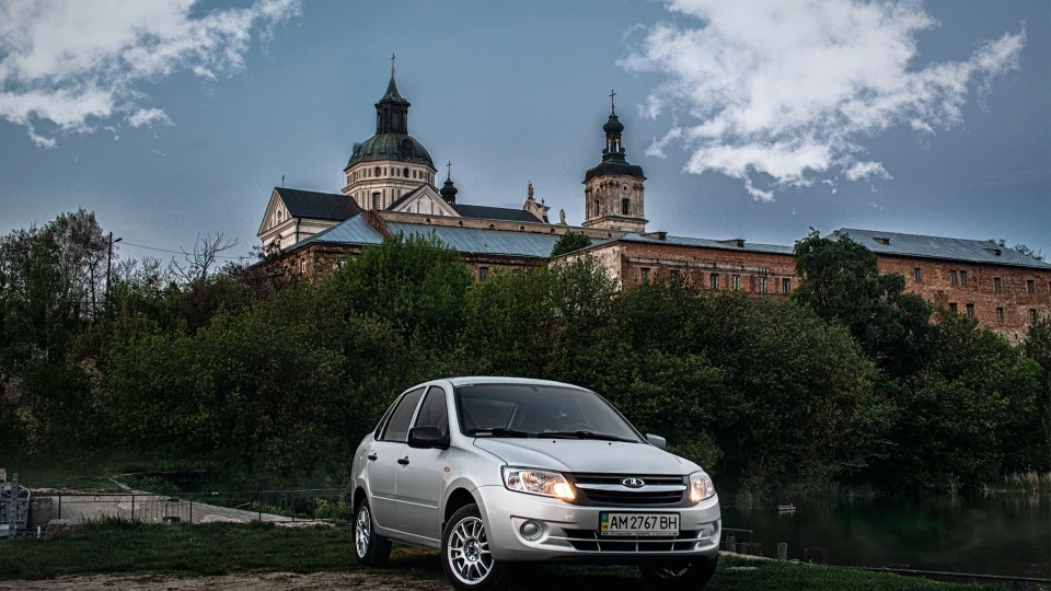 Lada Гранта Платіна 3