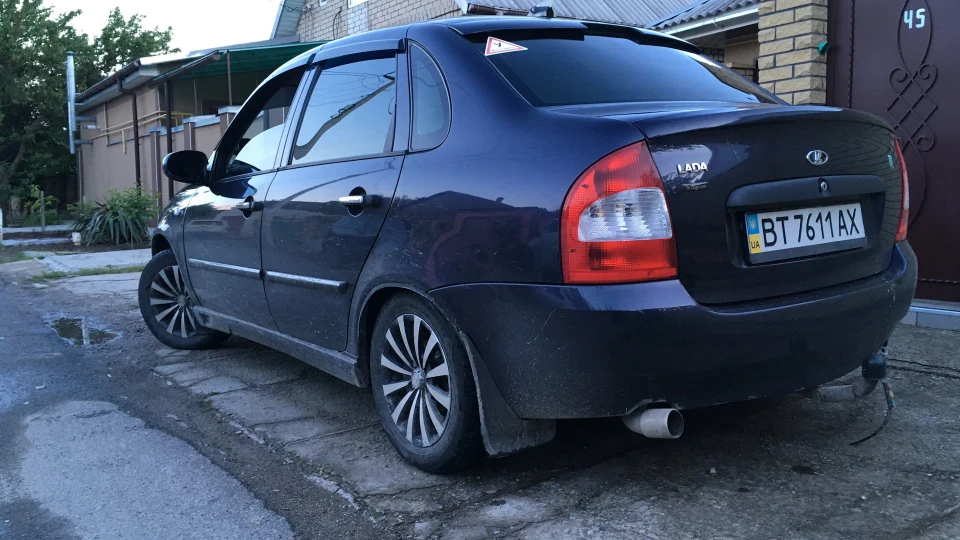 Lada Калина Седан 3