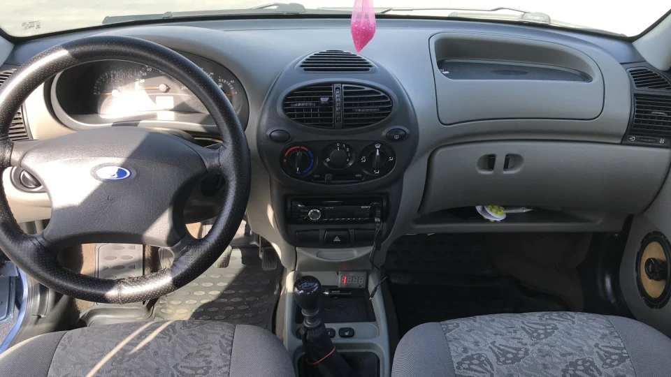 Lada Калина Седан 4
