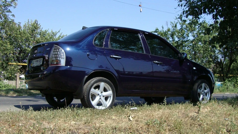 Lada Калина Седан 4