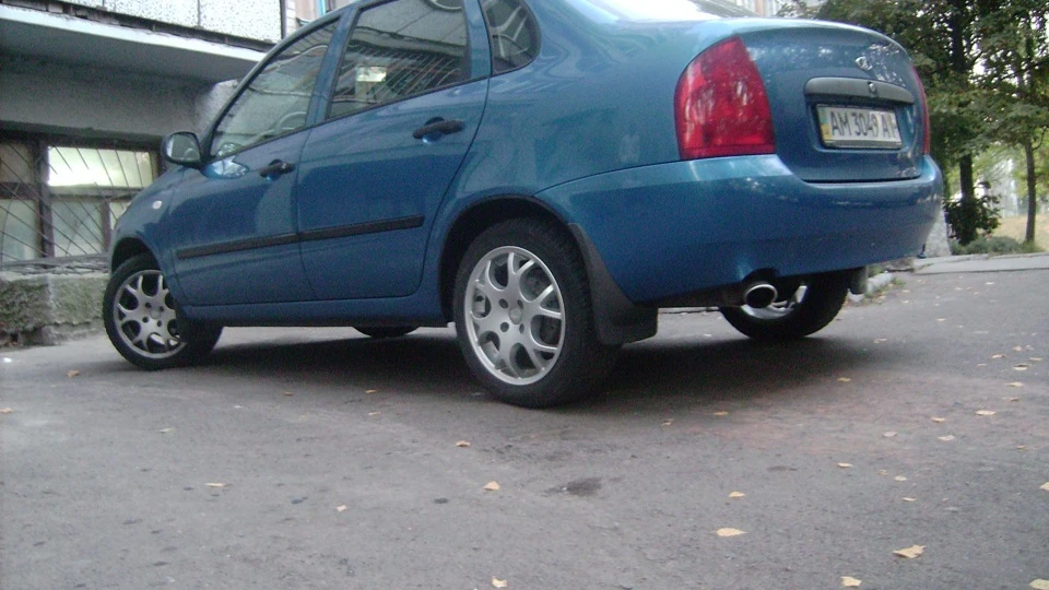 Lada Калина Седан 3