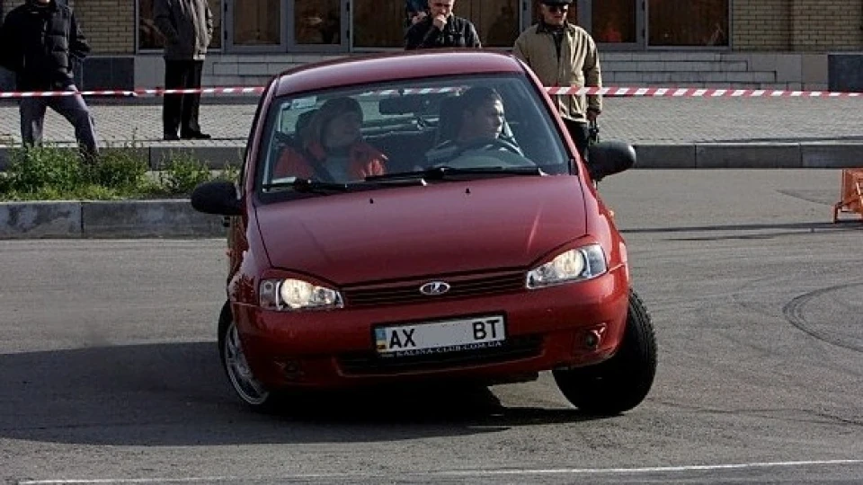 Lada Калина Седан Калина Червона