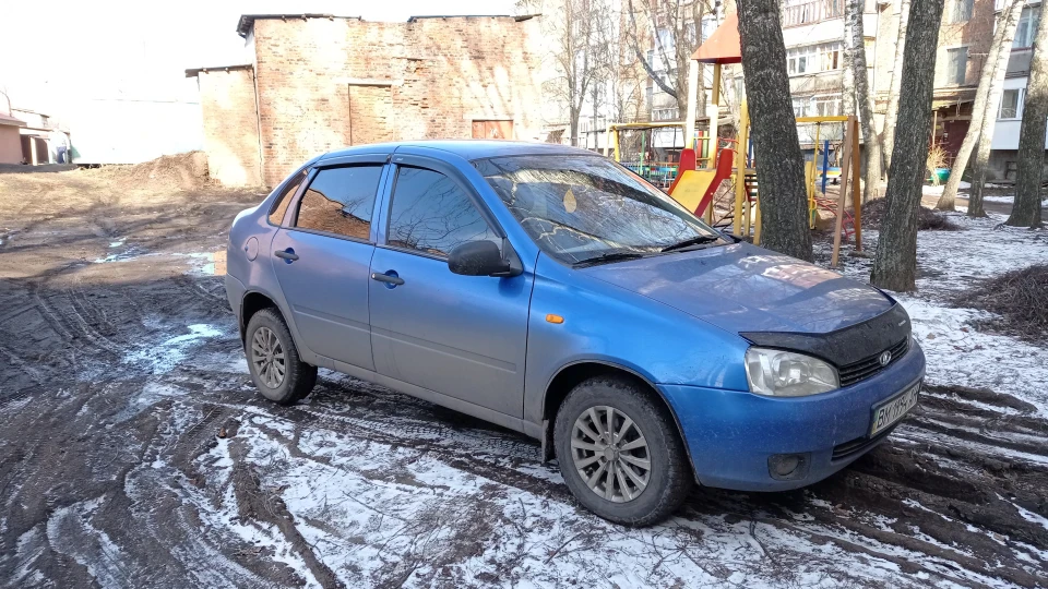 Lada Калина Седан Синій як ізолента 3