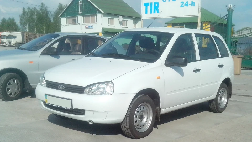 Lada Калина Універсал Малина Колір льодовиковий