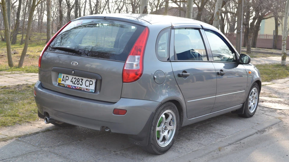 Lada Калина Хетчбек 4