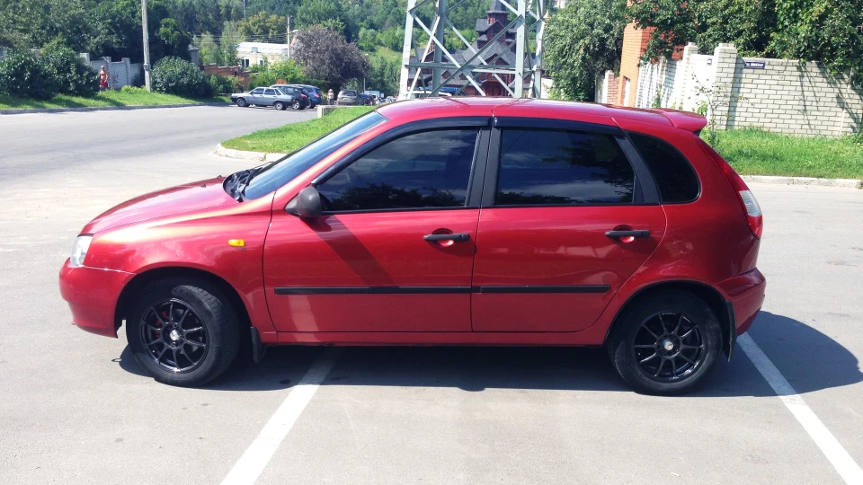 Lada Калина Хетчбек 3