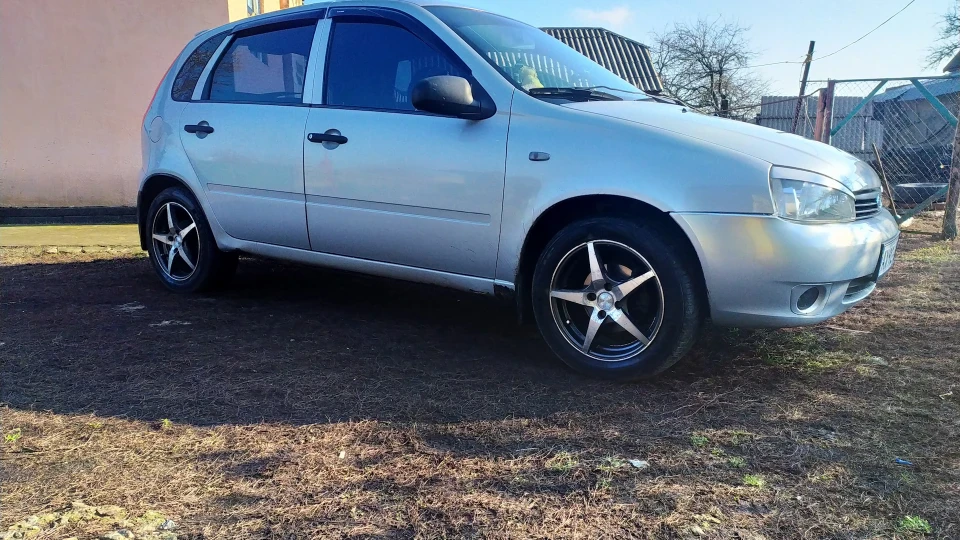 Lada Калина Хетчбек 2