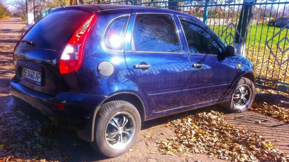 Lada Калина Хетчбек 3