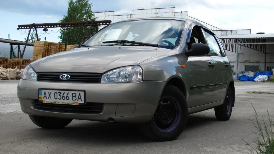 Lada Калина Хетчбек 3