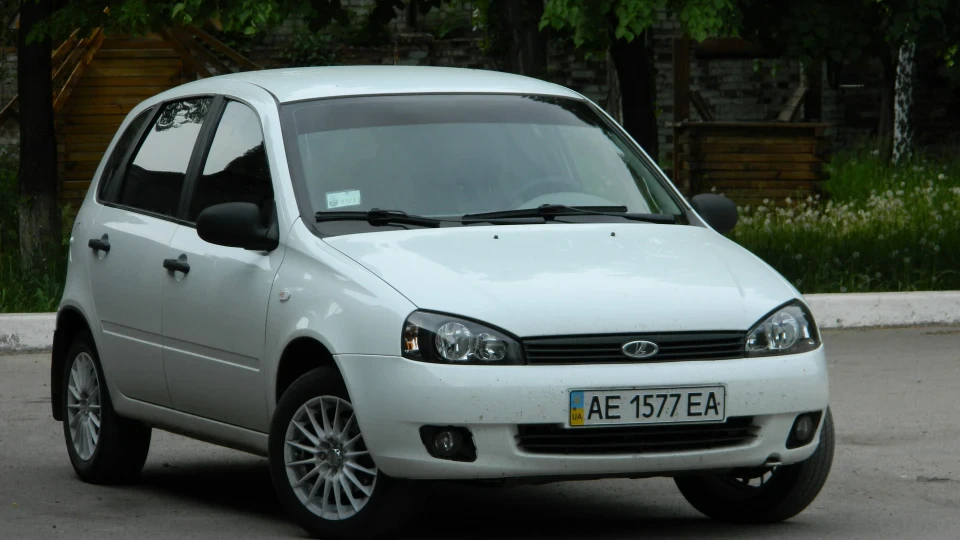 Lada Калина Хетчбек 3