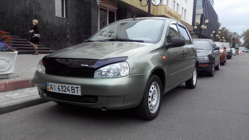Lada Калина Хетчбек 3