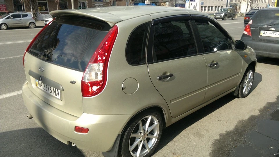 Lada Калина Хетчбек 2