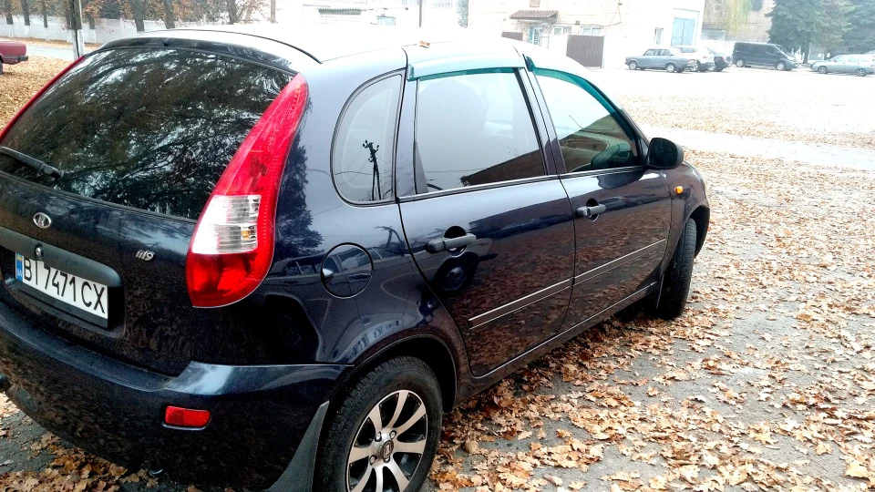 Lada Калина Хетчбек 3