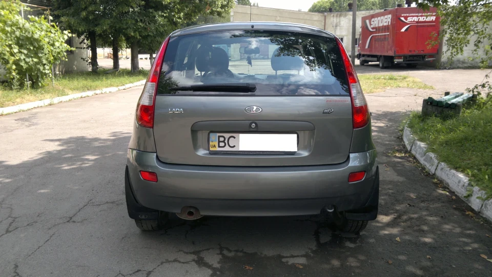 Lada Калина Хетчбек 4