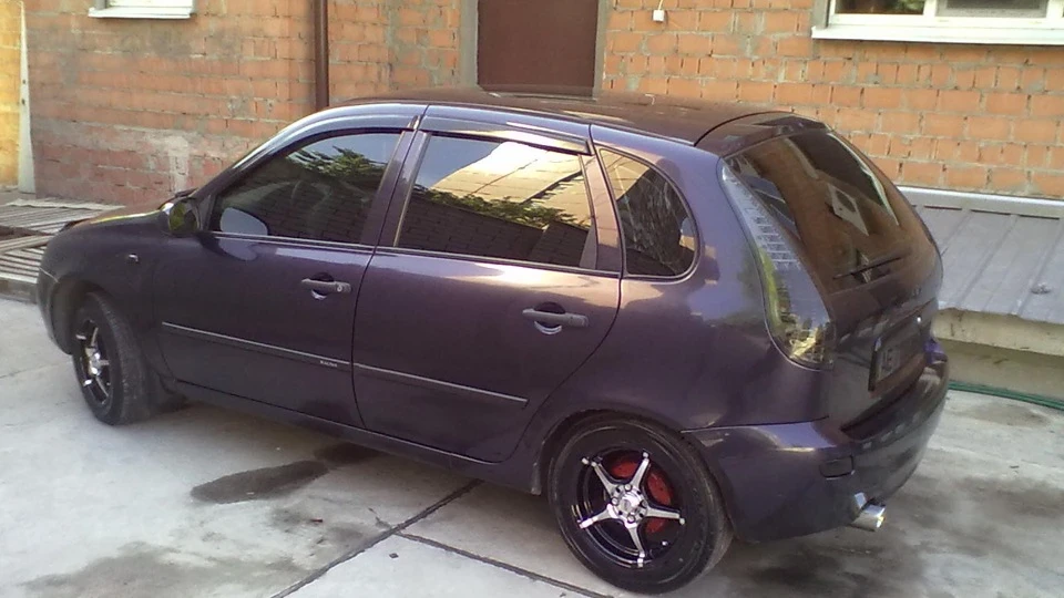 Lada Калина Хетчбек 1.6 8V 5