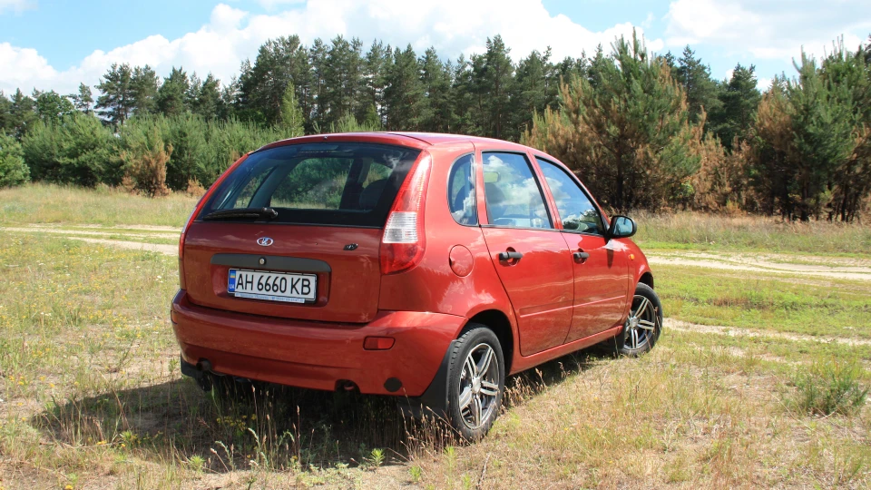 Lada Калина Хетчбек 1.6 сток 5