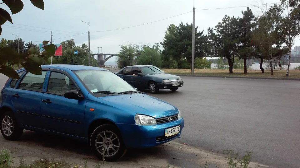 Lada Калина Хетчбек Синій металік 3