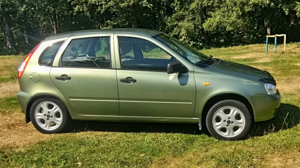 Lada Калина Хетчбек **зелений гряземес** 2