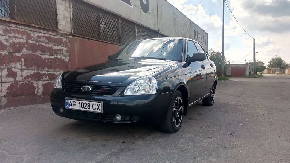 Lada Пріора Седан 2