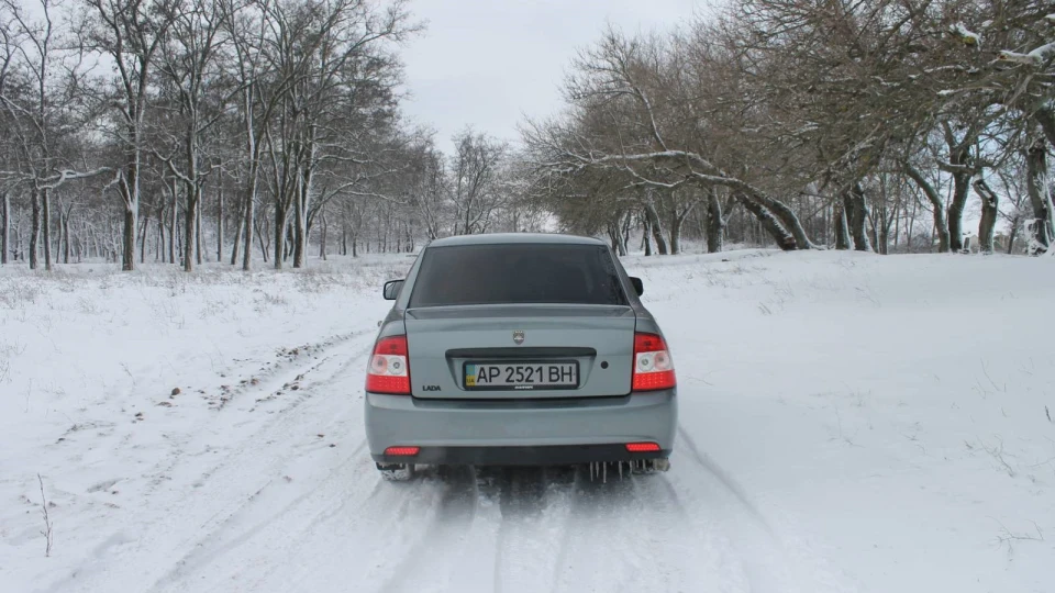 Lada Пріора Седан 3