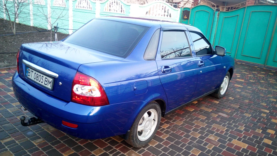 Lada Пріора Седан 2