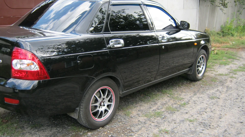Lada Пріора Седан 2