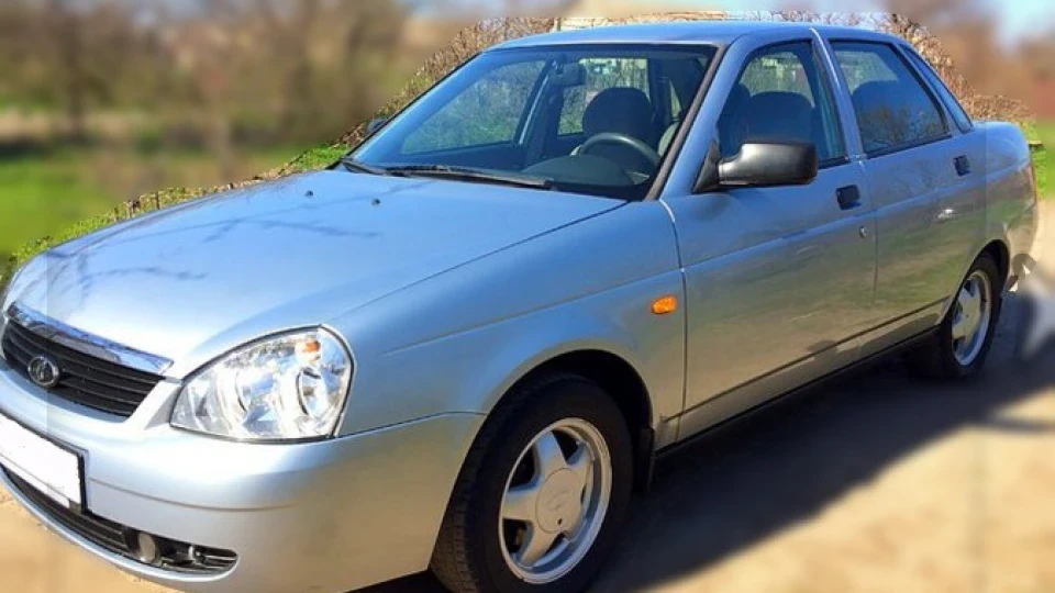 Lada Пріора Седан 2