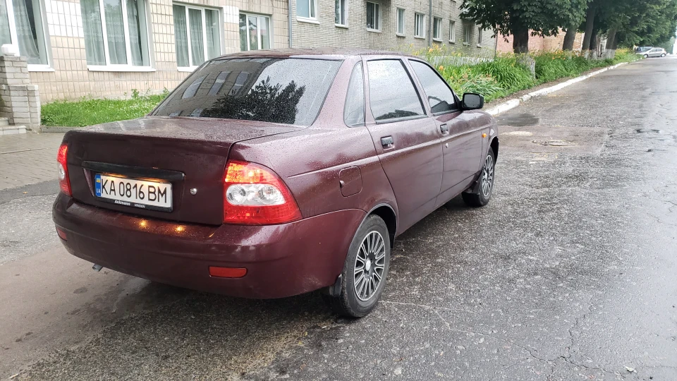 Lada Пріора Седан