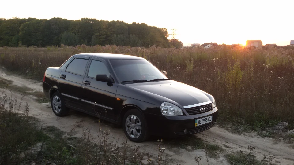 Lada Пріора Седан 2