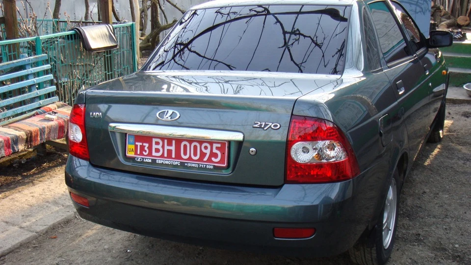 Lada Пріора Седан 2
