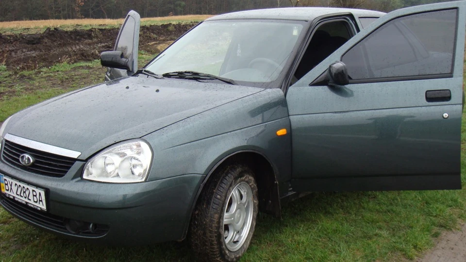 Lada Пріора Седан 3
