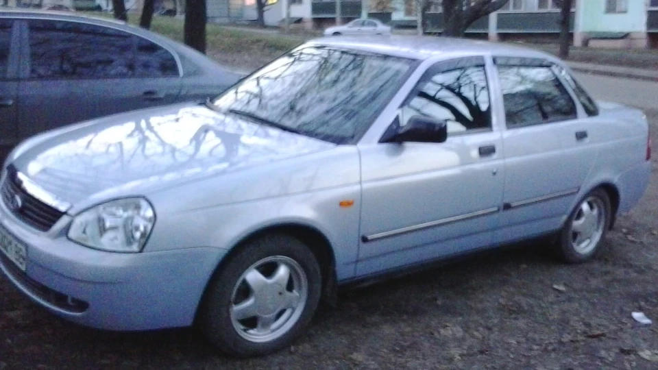 Lada Пріора Седан 2