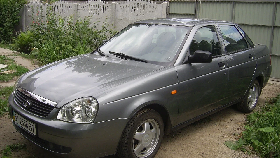 Lada Пріора Седан 2